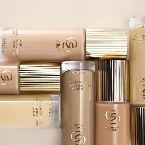 Oriflame Giordani Gold Serum-Based Rejuvenating Foundation SPF 12 + UVA - Ljusbeige Neutral 30 ml
