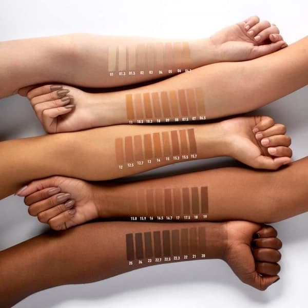 Foundation - NYX Professional Makeup - Can't Stop Won't Stop - Varm karamell - Långvarig - Vegetabilisk