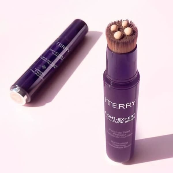 By Terry Light-Expert Fond de teint click brush n°2 Apricot light
