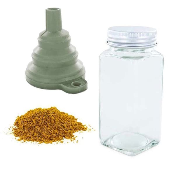 Pulverig kryddflaska + tratt + mild curry 50 g