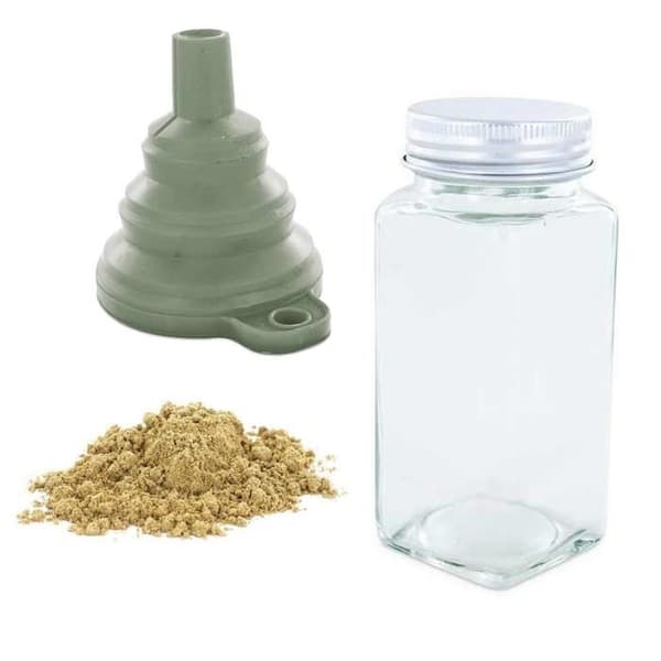 Flacon för kryddor - AROMANDISE - Krossad grön kardemumma - 50 g - Silikontratt - Hållbart glas