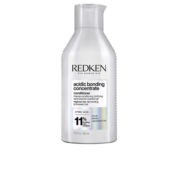 ACIDIC COLOR GLOSS conditioner enhances the shine of your color 300 ml