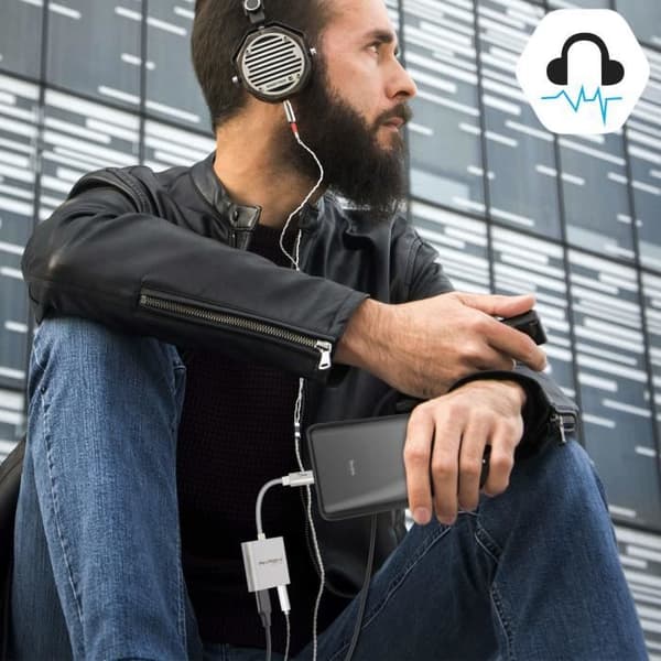Adapter USB-C Ljud och ladda till USB-C / Jack 3,5 mm hona Akashi Silver Grey