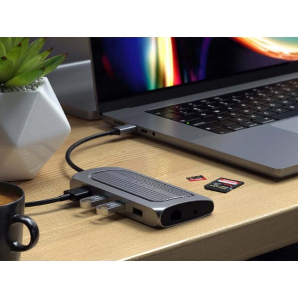 Satechi USB4 Multiport 8K HDMI -adapteri