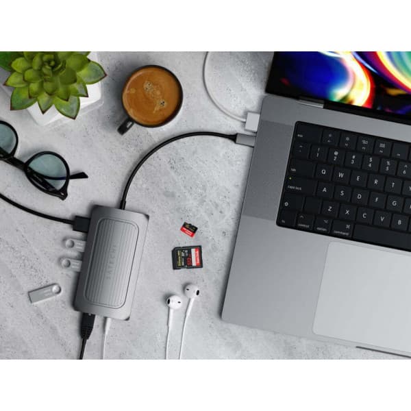 Satechi USB4 Multiport 8K HDMI -adapteri