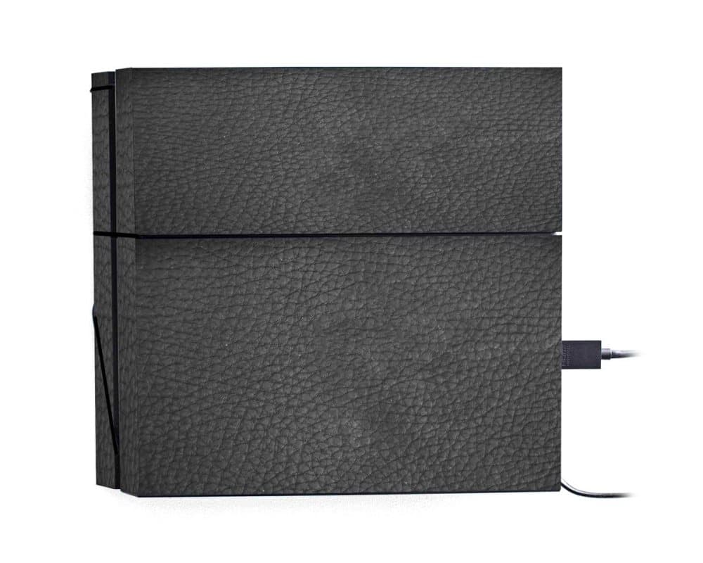 PS4 Skin, Musta nahka näyttää