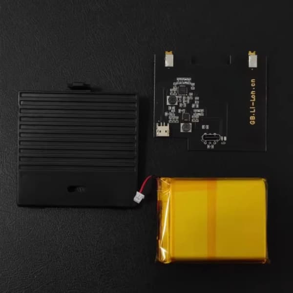 Game Boy genopladeligt batteri, 2600mAh kapacitet, USB-C opladning,Sort