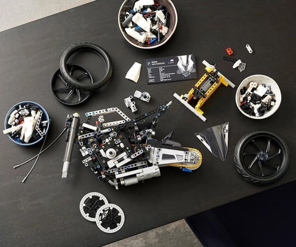 Klocki Technic 42130 BMW M 1000 RR