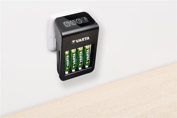 LCD Plug Charger+ (type 57687) inkl. 4x AA 2100 mAh