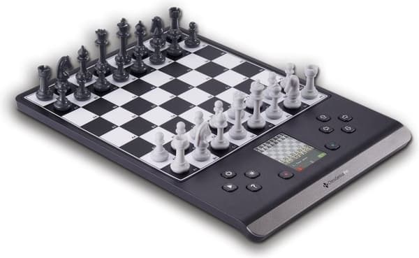 MILLENNIUM ChessGenius PRO 2024 - Skakcomputer for begyndere til klubskakspillere - hollandsk