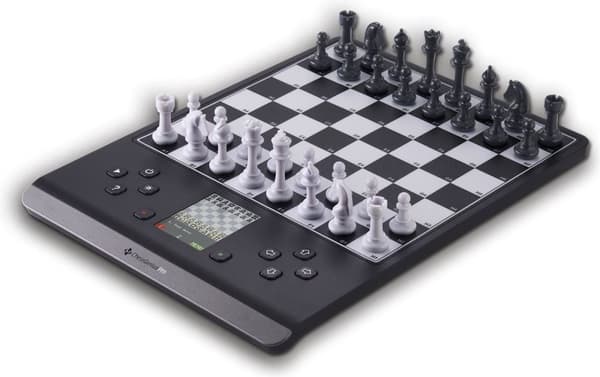 MILLENNIUM ChessGenius PRO 2024 - Skakcomputer for begyndere til klubskakspillere - hollandsk