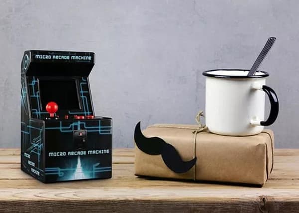 Bärbar konsol - ITAL - Mini Arcade Retro - 250 integrerade spel - 2,5-tums TFT-skärm - 4 timmars batteritid