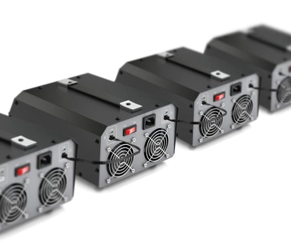 Lader SkyRC PC1080