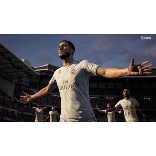 PS4 Slim Console 1TB Black/Jet Black + FIFA 20 + 14 dagars testversion av PlayStation Plus - Officiell PlayStation- USED