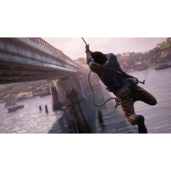 PS4 1TB + Uncharted 4: A Thief's End- USED