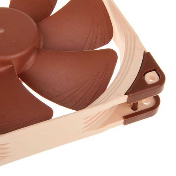 Noctua fläkt 140mm NF-A14 PWM