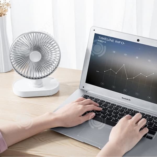 Elektrisk skrivbordsfläkt - Tech Discount® - INN® - USB - 4 hastigheter - Skakande huvud