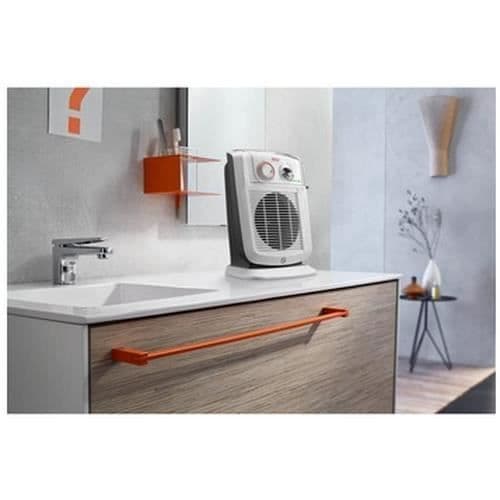 Fläkt - DeLonghi - HBC 3052T - 2400 W - Vägg/Bord - IP21 - Vit