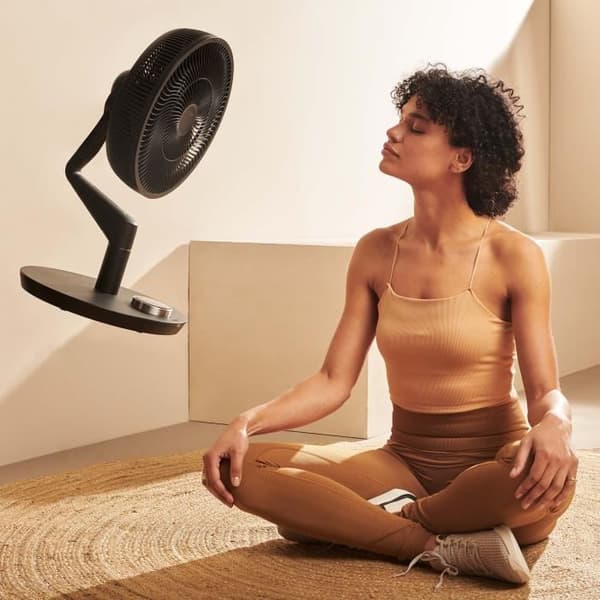 Duux tyst ansluten piedestalfläkt WHISPER FLEX ULTIMATE BLACK DXCF50