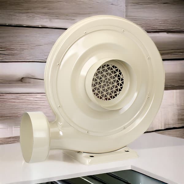 Röksugande frånluftsfläkt, 550W effekt, effektiv luftvolym, låg ljudnivå.