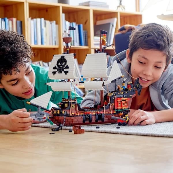 LEGO Creator 31109 Piratskepp