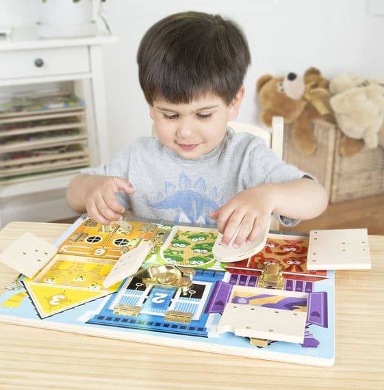Aktivitetslegetøj, Låsebræt, Låsepuslespil - Melissa & Doug