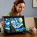 Pikkukuva 6 / 6: LEGO Idéer 21333 Vincent Van Gogh - Den stjärnklara natten Canvaskonsttryck
