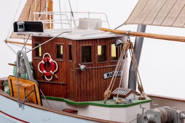 1:33 Mary Ann - wooden hull