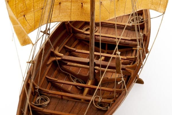 Billing Boats 1:25 Roar Ege  -Wooden hull