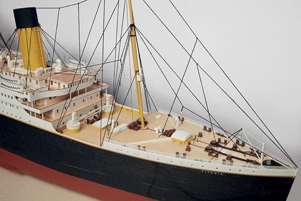 Billing Boats 1:144 RMS Titanic Complete -Wooden hull