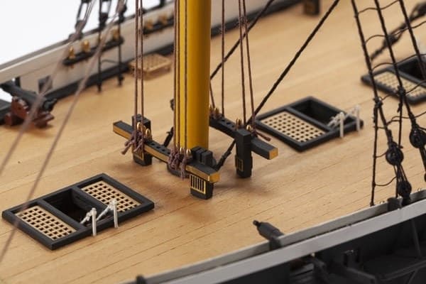 1:100 HMS Warrior - Skrog i tre