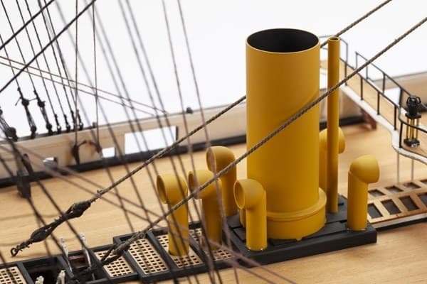 1:100 HMS Warrior - Skrog i tre