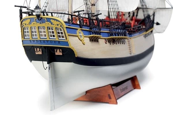 Billing Boats 1:50 HMS Endeavour  -Wooden hull