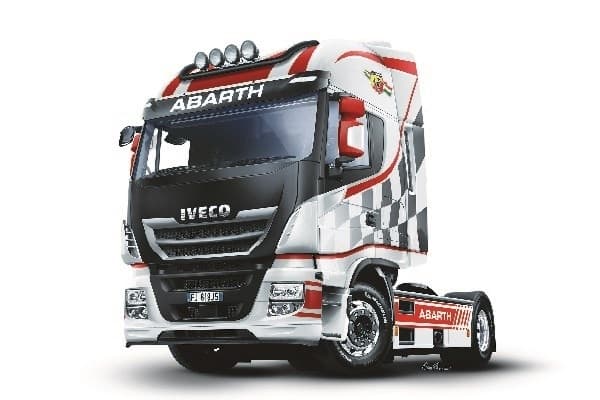 ITALERI 1:24 Iveco E5 HI-WY ''Abarth''