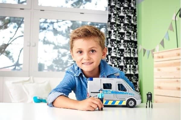Revell Police Van