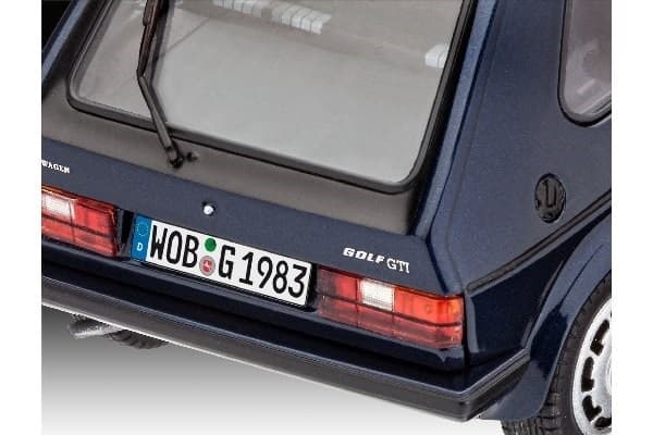 Revell '35 Years VW Golf GTI Pirelli