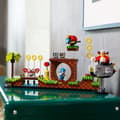 Miniatyrbild 2 av 6: LEGO® Idéer 21331 Sonic the Hedgehog™ – Green Hill Zone, videospelsnivå, byggsats, presentidé