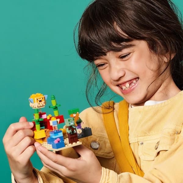 LEGO® Minecraft 21164 Coral Reef Toy med Alex, Zombie och Sword minifigurer