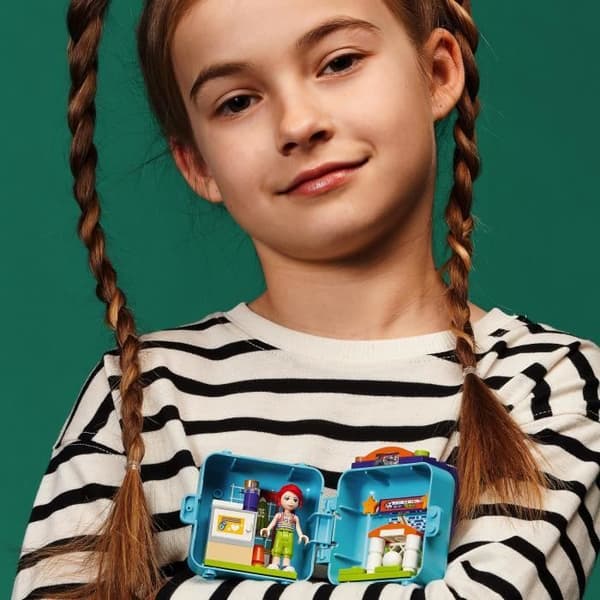 LEGO® 41669 Friends Mias fotbollskub – Serie 5 bärbar samlarleksak med minidocka