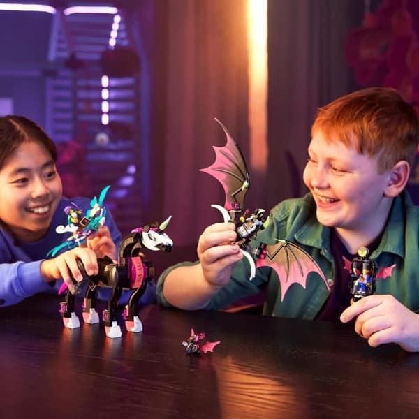 LEGO® DREAMZzz 71457 Pegasus den flygande hästen, 2-i-1 leksak, med The Nightmare King och Zoey