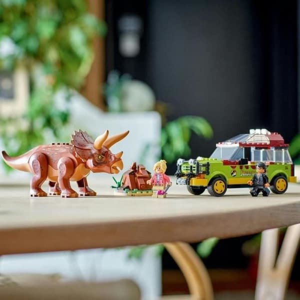 LEGO® Jurassic Park 76959 Jakten på Triceratops leksaksbil med dinosauriefigur