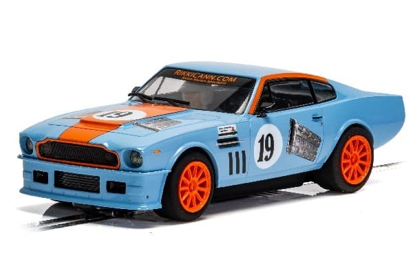 SCALEXTRIC Aston Martin V8 - Gulf Edition - Rikki Cann Racing