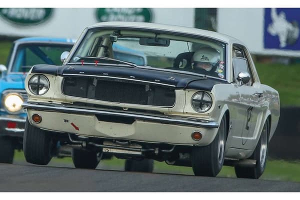 Scalextric Mustang Bill &amp; Fred Shepherd, Goodwood Revival