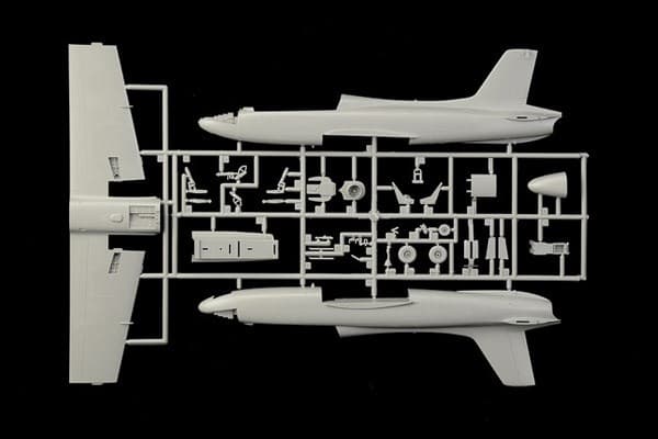 Italeri 1:48 Aermacchi MB 326