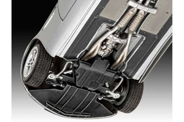 Revell James Bond 'BMW Z8' 1:24 gift set