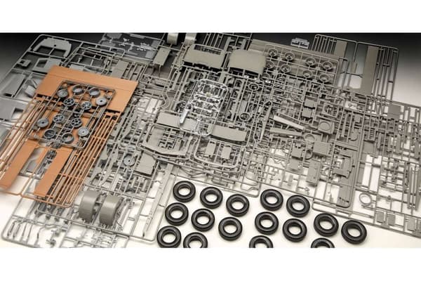 Revell Büssing 8000 S13 m/tilhenger 'Platinum Edition' 1:24