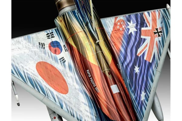 Revell Eurofighter-Pacific platinum edition 1:72 gift set