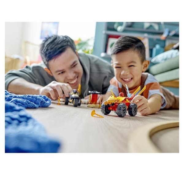 LEGO Ninjago Kai ja Rasi Autojen ja moottoripyörien taistelu