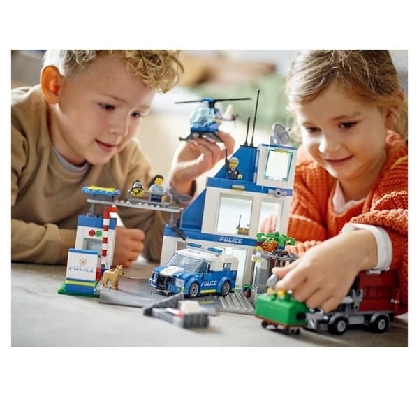 LEGO City politistation