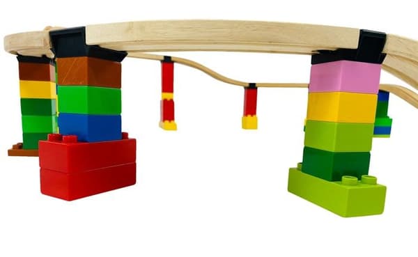 Byggsats - TOY2 - Extra Basic - 8 spårkontakter - BRIO &amp; LEGO DUPLO kompatibel